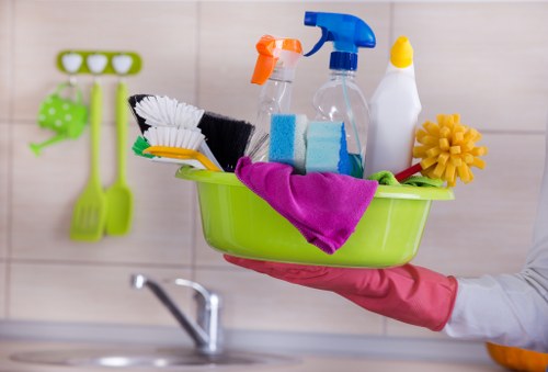 Detailed kitchen move out cleaning in a Brentford property