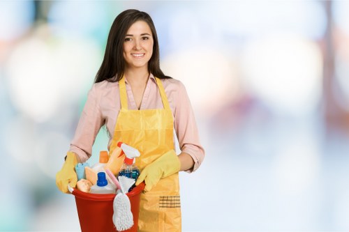 Move-out cleaning for a Brentford home with parking and access considerations